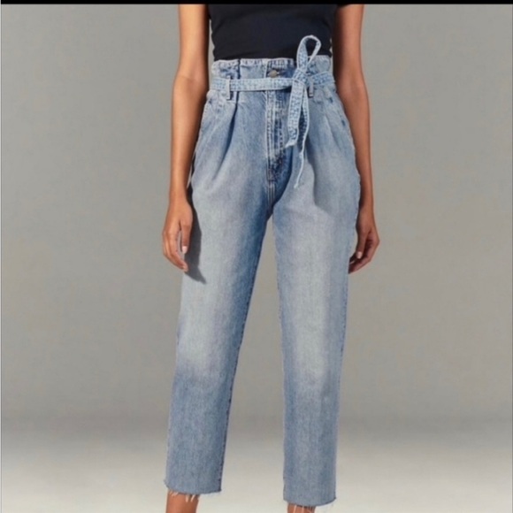 Abercrombie & Fitch A&F Ultra High Rise Paperbag Raw Hem Mom Jeans - Picture 13 of 13